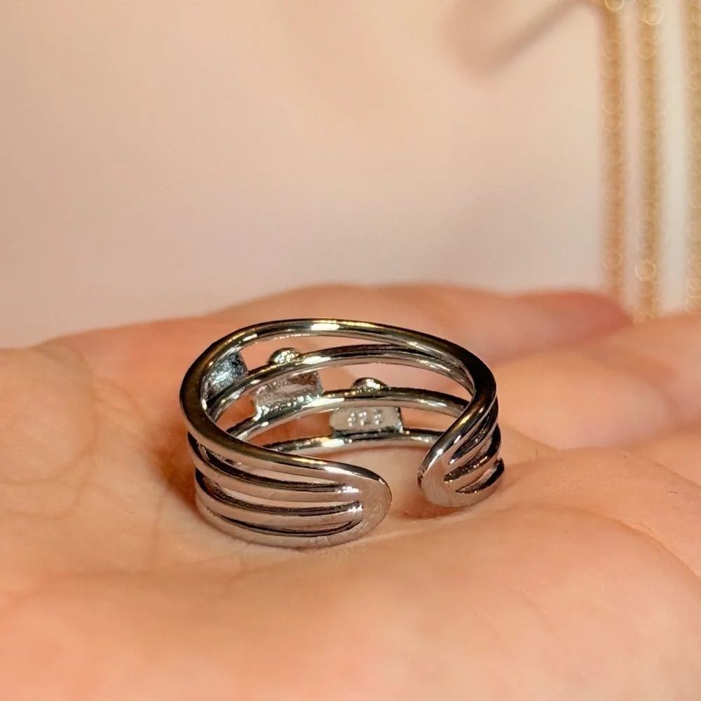 ⚜️ Elegant Silver Heart Ring